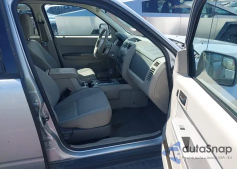 2010 Ford Escape Xlt z USA, uszkodzony, nr VIN 1FMCU0DGXAKD06133